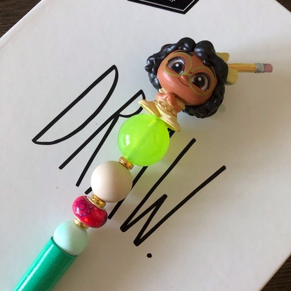Disney Doorables: Encanto: Nina Mirabel handmade beaded pen - Picture 1 of 3
